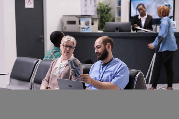 Quelles sont les interprétations traditionnelles de la paralysie du sommeil à travers les cultures et religions ?