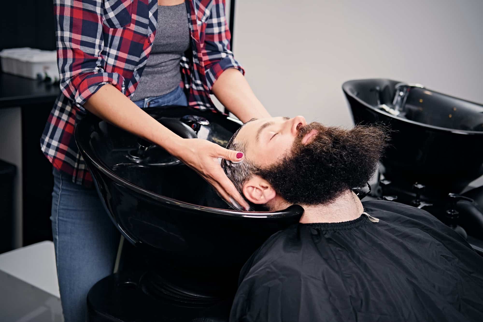 Astuces pour homme : comment prendre soin de ses cheveux ?